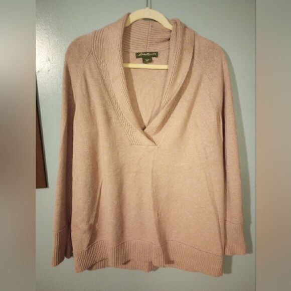 Eddie Bauer acrylic and wool V Neck sweater with ribbed trim - Picture 8 of 11